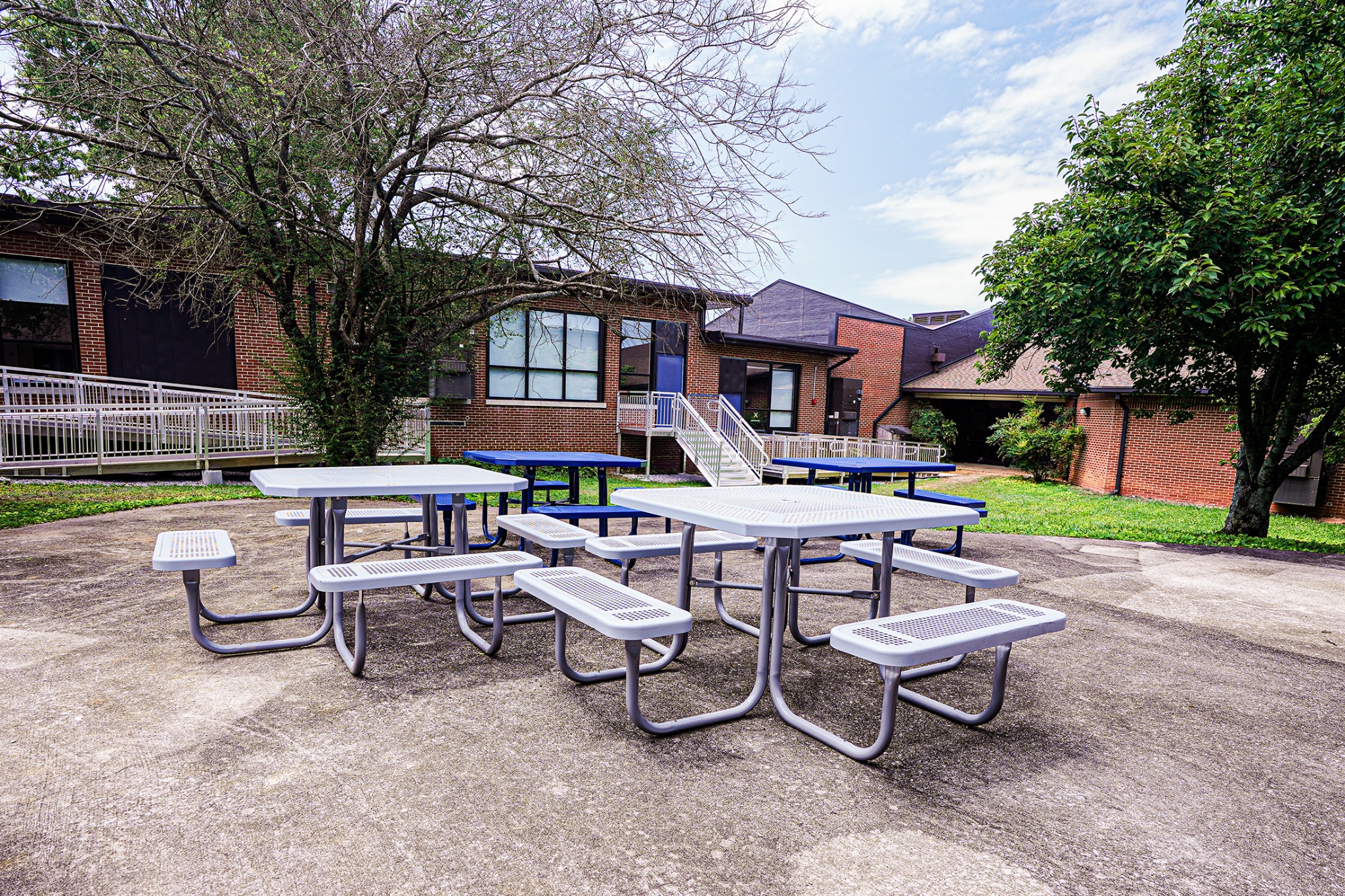Outdoor courtyard and accessible connections
